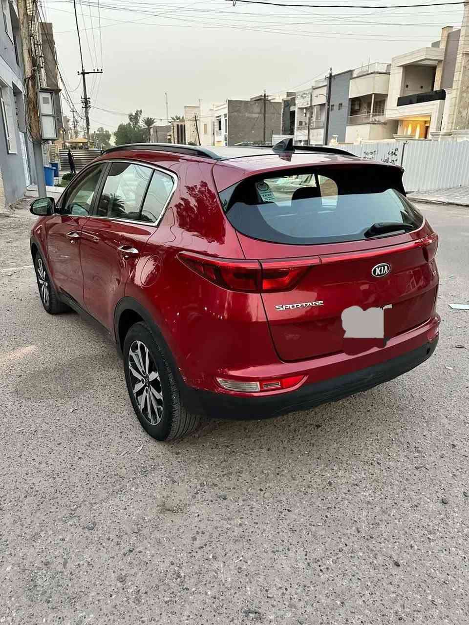 السلام عليكم ورحمة الله وبركاته سبورتج للبيع موديل ١٨فول مواصفات واحد على واحد حادثها مرفق بالسونا رقم بغداد بأسمي مكينه وكير وحداديه وتبريد خير من الله للإستفسار الإتصال على الرقم *********** مكان السياره كربلاء السعر ١٣٧ مع المجال البسيط
