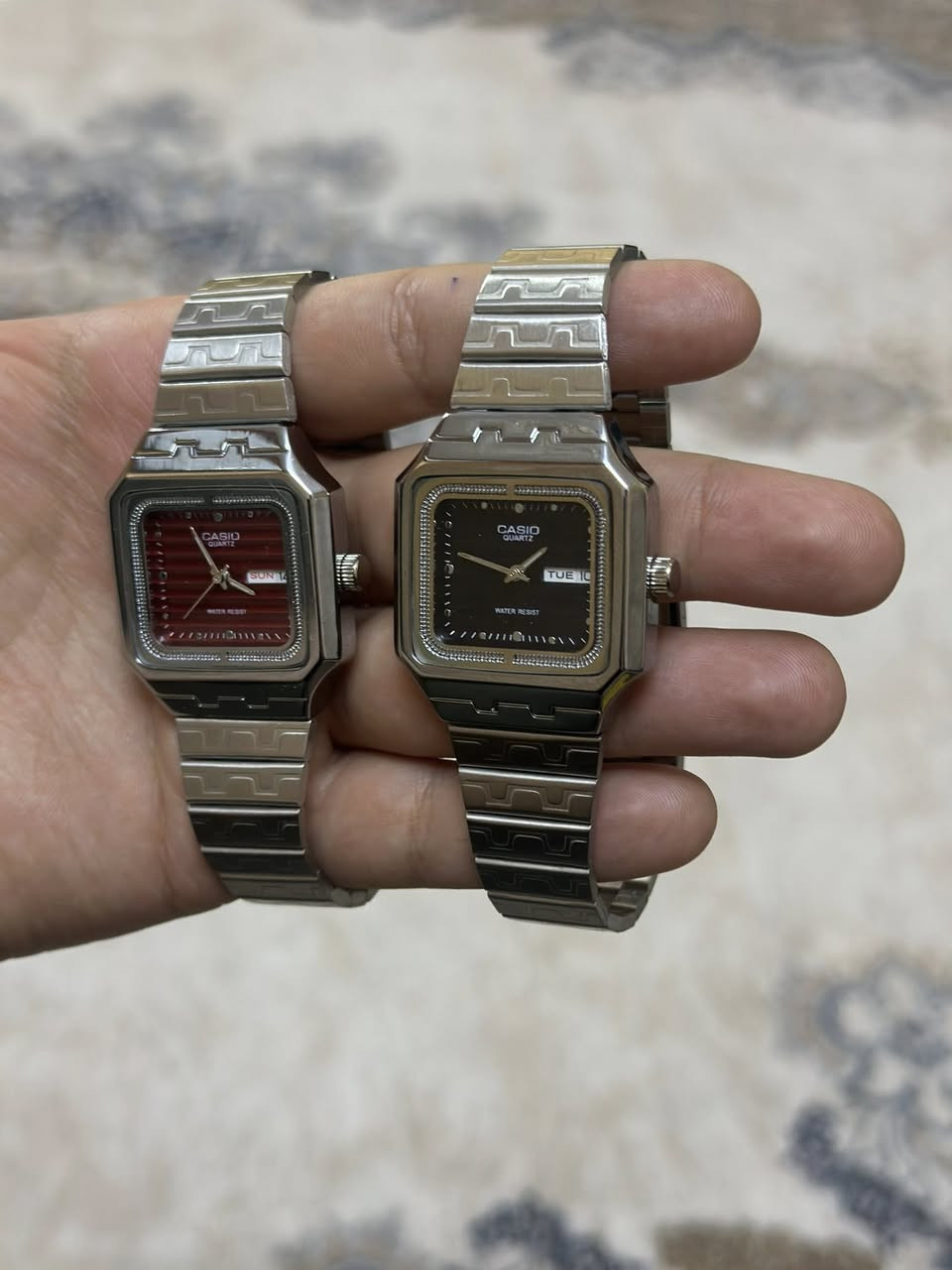 ساعات كاسيو عدد قطعتين  طلعلي بالامزون ستيل بالكامل عداد تاريخي شغالات ونظيفات كلش قطع مميزه من كاسيو + سبحه تراب كهرب كركوشه مطليه بالفضه سعرهن / 17 الف 
يوجد توصيل لجميع محافظات ***********

