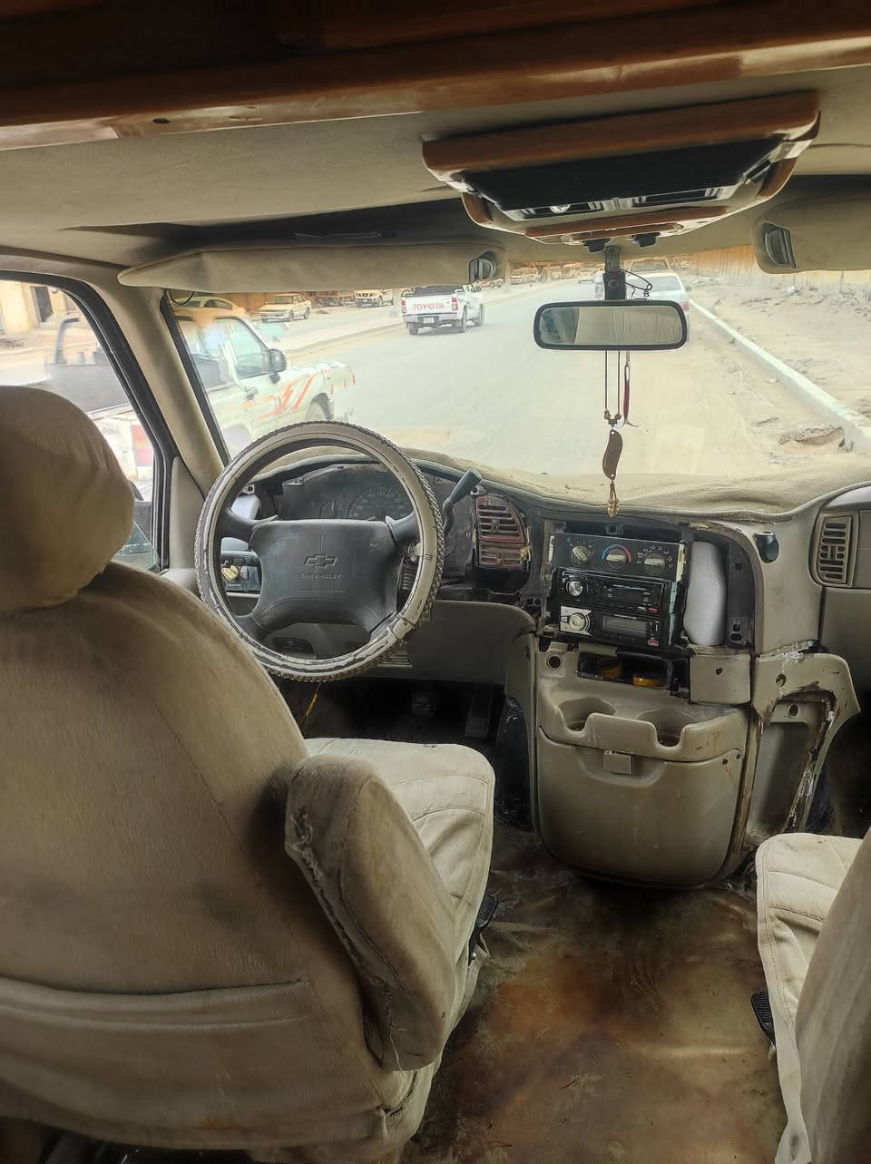 السلام عليكم شباب فان للبيع او مراوس البدي ما بيه خياس شوف العين مكينه وقير جدد تخم تاير جديد ثانويه 27 اي استفسار طبله خاص البصره الزبير 25 وبيها مجال ***********
