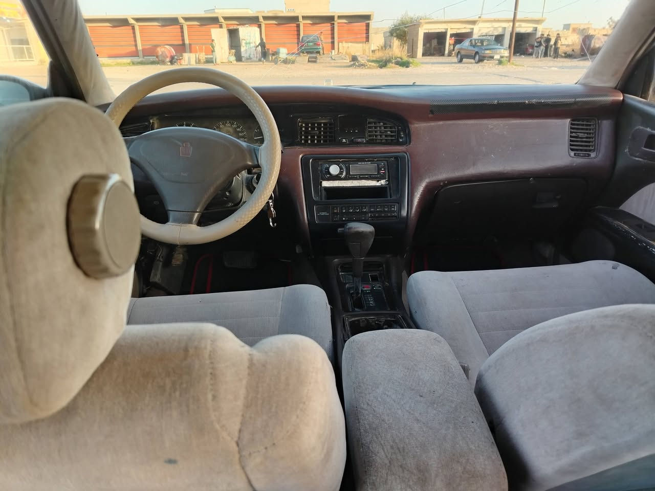 السلام عليكم بطه رقم صلاح الدين الماني شرط الوكاله والتحويل محرك 2500بلباكيت كير بلباكيت طخم تاير جديد صدر امامي خلفي جديد داخلها حيلل حلو كهربائياتها كلها شغاله باور جديد سياره ناعسه بشكل سياره مكفوله كفاله عامه من الكص والنقل الجثه والعيب الشرعي سياره حيللل حلوه ماناقصها اي شي 43 وبيها مجال للشراي الرقم ***********
