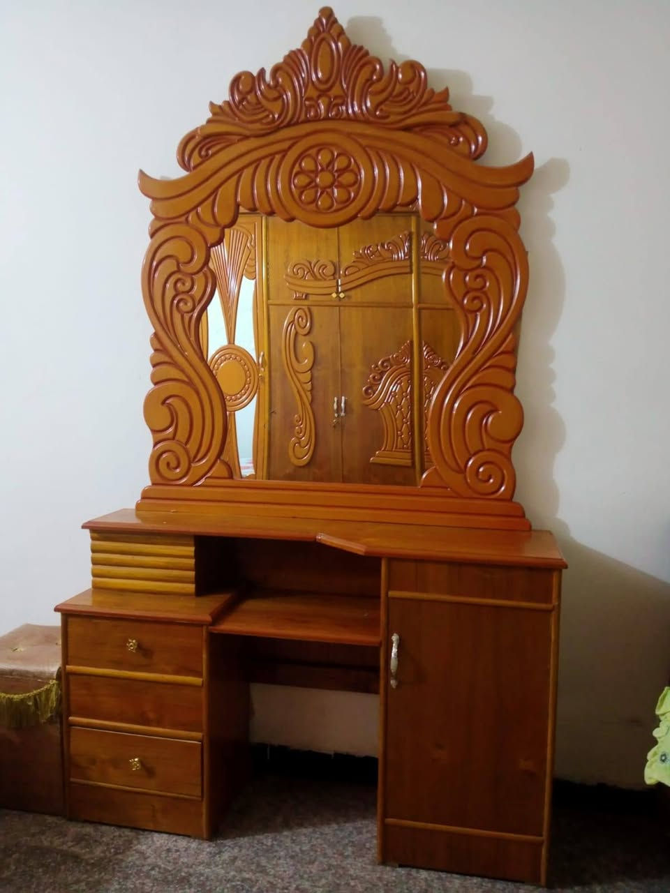 السلام عليكم ورحمة الله غرفة نوم عراقي للبيع العنوان دورة قرب ابو طيارة السعر ٧٠٠مجال قليل الغرفه نضيفه كلش استخدام قليل
للتواصل # ***********
