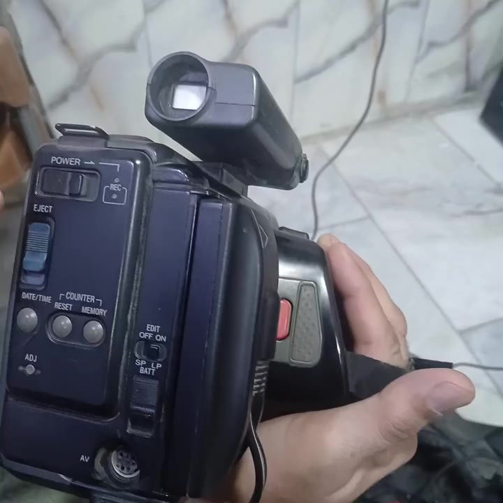 كامرة فديو شغاله انتيكا بدون كاسيت ابيع هل موجود قيم بالي الله يرضى بي


**إذا كنت صاحب هذا الإعلان وتريد حذفه لأي سبب، رجاءا أرسل رسالة إلى الدعم الفني**