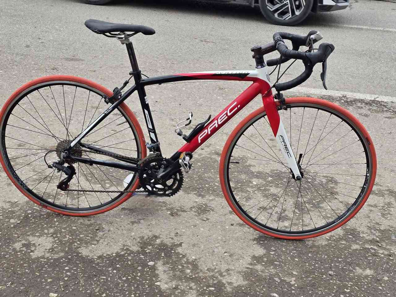 سلام عليكم 
دراجة سباق ماركة برزشن PREC 
يابانية المنيوم وزن خفيف 
سستم كلاريس 8×2
ويالة كلاريس واطارات 700×23
صينية وذارع كلاريس 
نضافة دراجة مثل ما موضح بل فيديو 
سعر 325 عنوان موصل ويوجد توصيل


**إذا كنت صاحب هذا الإعلان وتريد حذفه لأي سبب، رجاءا أرسل رسالة إلى الدعم الفني**