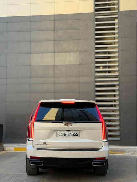 السلام. عليكم. 

السعر بلاش جوة السوك 495 ورقة وبي مجال بسيط

كديلاك سكاليد 2023

فول مواصفات  لكجري بريميوم 
بانوراما
كاميرا اماميه 4k 
٣٦ سماعه. 
كشنات جلد صحراوي 
حساسات 360 
٥ كاميرات 
شاحن لاسلكي 
لد داخلي متغير 
داتاشو عداد امامي
جنطه كهرباء +حركه. القدم 
العداد 38 الف 

السيارة بيها مكانات صبغ بدون دواخل بدون ايرباك بدون شاصي بدون لغد شرط الفحص ابيعلك صبغ عام 
صور الحادث وموجودة بلمنشور 

السيارة رقم بغداد باسمي شرط التحويل
مكاني بغداد حي الجهاد 

للاستفسار *********** بغداد
