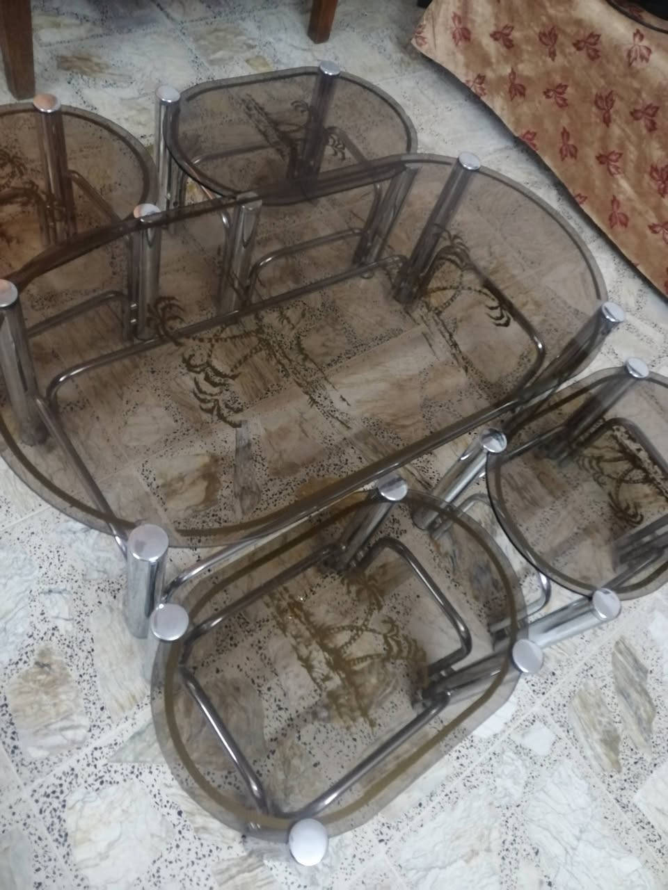 للبيع......
+ سيت طبلات جام
( ميز وسطي مع اربع طبلات ) بسعر 50 ألف.....
+ ميز تقديم جام نظيف  جداً من ثلاث طبقات بسعر 40 الف.....
( الأسعار بيها مجال )


**إذا كنت صاحب هذا الإعلان وتريد حذفه لأي سبب، رجاءا أرسل رسالة إلى الدعم الفني**