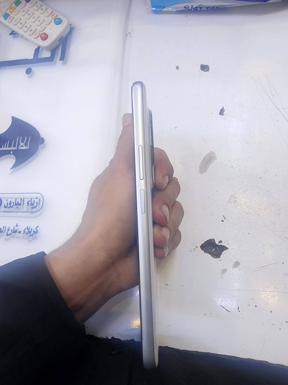 السلام عليكم الترا ٢٢اس ذاكره ١٢٨ لون ماروني بي شخوط بالصفاح جهاز كلشي مامبدل بي أمريكي السعر ٤٧٥  بي مجال بسيط + هونر اكس 9c ذاكره ٢٥٦ الون  نضيف كلش السعر ٢٤٥ بي مجال بسيط الاتصال ***********
