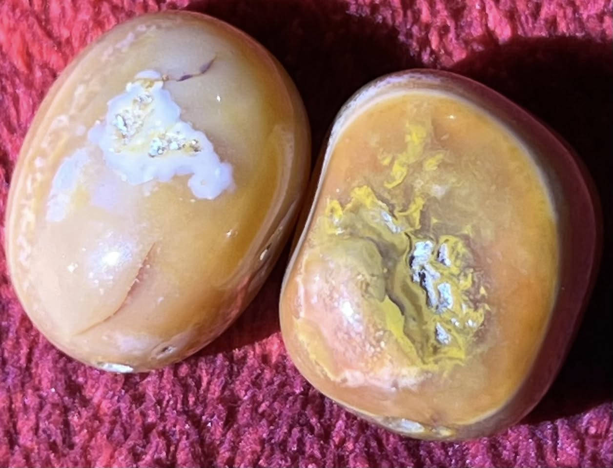 هذني.  الخرزات. لگيتهن.   واريد أبيعهن. للعلم. حجر. قديم.


**إذا كنت صاحب هذا الإعلان وتريد حذفه لأي سبب، رجاءا أرسل رسالة إلى الدعم الفني**