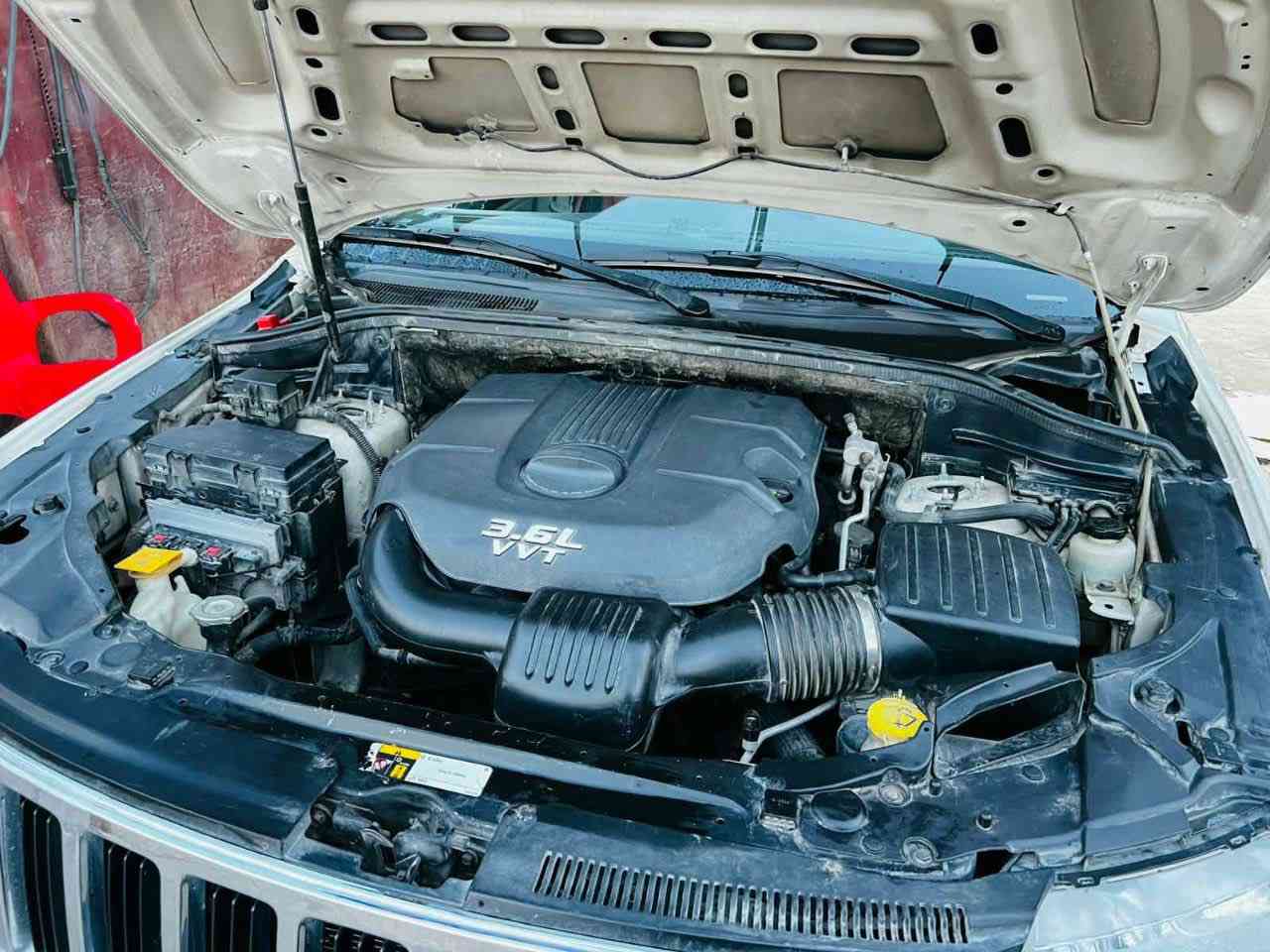 السلام عليكم للبيع أو مراوس
جيب لاريدوً 
موديل 2011
رقم بغداد الدولي 
محرك كير مكفولات 
محرك السياره 6سلندر 
مواصفات السيارة فول عده الفتحه 
ضرر السياره جاملغ وبنيد ومن الشركه صبغ قطعتين وشويه بل باب الخلفي 
السعر 145وبيها مجال بسيط وذا مايعجبك السعر كلشي أكوو بل سوك 
مكان السياره بغداد المحمودية 
1رقم الهاتف ***********
2رقم الهاتف ‪ 0770 880 3690
