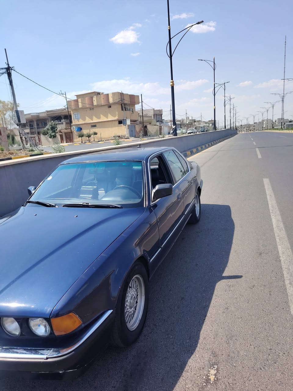 سلام عليكم بي ام  سبع ميه لبيع سياره مكفوله مكينه كير تبريد شرط تحويل طخم تير جديد طخم امامي خلفي جديد***********
