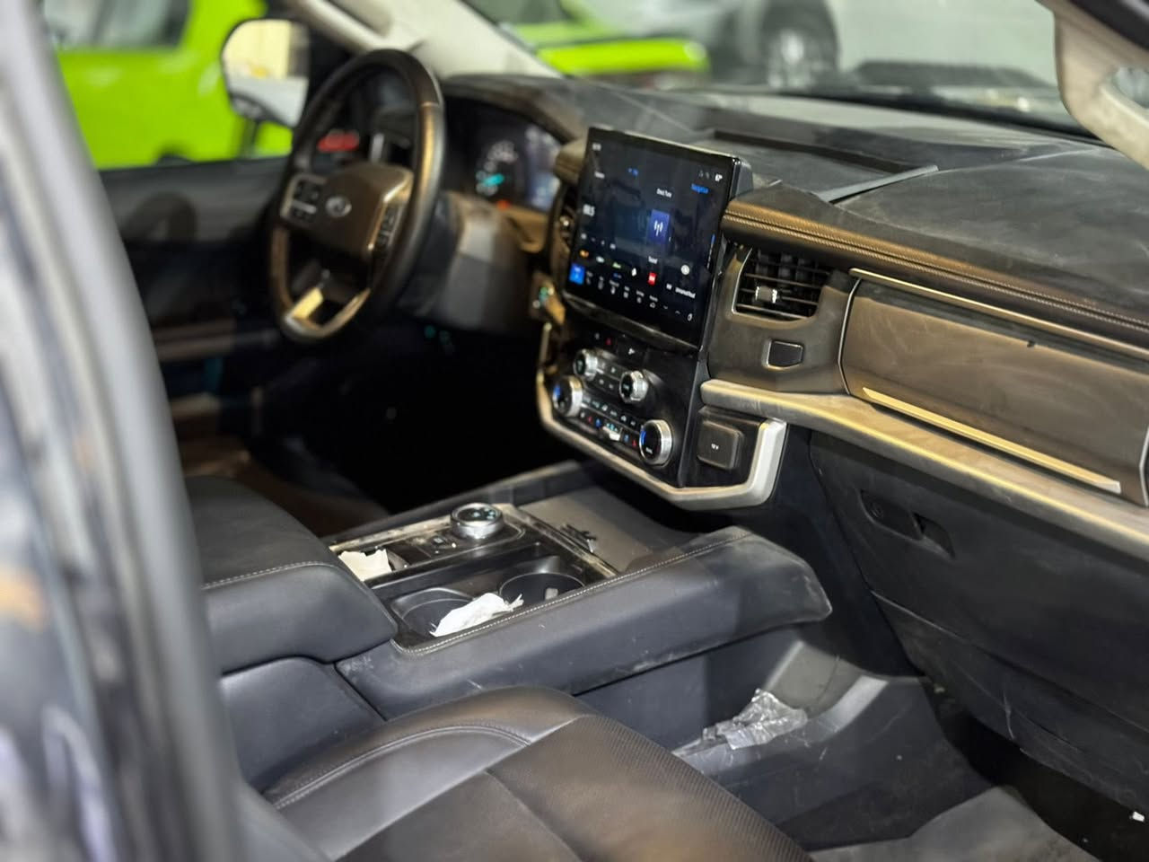 فورد اكسبدشن 2024 XLT
🟢 Ford Expedition 2024 Xlt MAX

حجم المحرك V6 سلندر (3.5L) توربو
عداد المسافة 300 ميل / زيرو 
عدد المقاعد 7 راكب

🔴 المواصفات :
بصمة تشغيل
بصمة ابواب
تشغيل عن بعد
صندوق شفط كهربائي
رادار امامي (تحديد مسار)
رادار جانبي (نقاط عمياء)
رادار خلفي (التحذير من الاصطدام) 
تحكم وضعيات القيادة Drive modes 
شاحن موبايل Wireless 
كشنات جلد
كشنات الامامية تدفئة+ تبريد
كشنات خلفية تدفئة 
كشنات خلفي منفصل 
سستم سماعات Bang&Olefsen
تحكمات 
اوتو بارك Auto Park 
اوتو ستارت Auto Start
اوتو ستوب Auto Stop
اوتو هولد Auto Hold
منافذ AUX+USB
مانع انزلاق+ABS
وبقية المواصفات المعروفة
———————-
للاستفسار اتصل
***********
