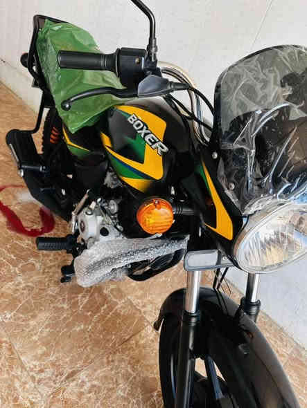 اخوان السلام عليكم 🫡 

دراجه بوكسر مديل ٢٣طالعه بل ٢٥ 

دراجه رقم وسنويه 

ديالئ 

مكفوله كفاله عامه من كلشي 

مكفوله منشخط تحويل ثاني يوم بسمك 

تجي شوف بعينك 

لوحات نكليزي 

شرط اخوان ابيعلك جوه سوك 

سعرهه ٢٣٥٠وشوفك حك الجيه شرط جوه سوك 

مكاني ديالئ بعقوبه امام المحسن 

***********
