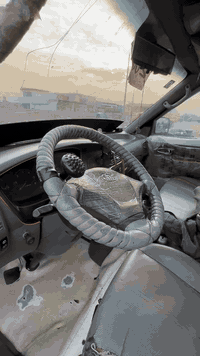 السلام عليكم منغولي شبوط 14 راكب مسكر رقم بغداد انكليزي 2005 أصل بأسمي هيئة وغرامات مصفرة كير محرك اكسل كفالة شواصي اربعه كفالة السيارة حدايدة وتخم تاير وباتري كلة جديد مناقصها برغي السيارة السيارة مكفولة من الضربة مرشوشة جمالية 
مكاني بغداد ابو غريب للاستفسار *********** 
*********** 
***********
