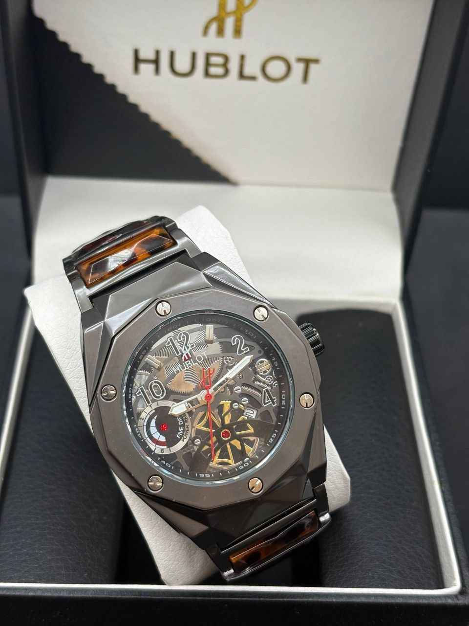 جملة مفرد الهلالي للساعات ⌚🕰️

هابلوت تيتانيوم رجالي 
سير تطريز احجار 
تاريخ 
كوالتي عالي 
ضد الماء 
طلاء ثابت 
السعر 25  يتوفر لدينا جملة

 ***********
