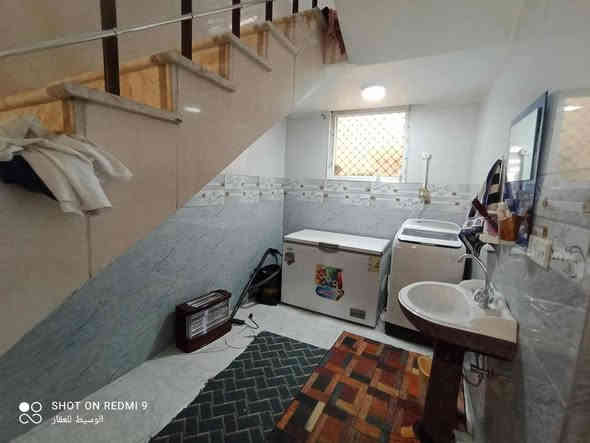 دار للبيــــــــــع  طابو صرف 

مطلوب لمصرف العقاري 
يباع بتطلوعة وباقي السعر قرض يبقى وراء المشتري يسدد شهريا ( 526) ألف 

البيت مطلوب قرض (104) ألف 
سعر المقدمة 185 مليون

الموقع : حلة .. ناحية ابي غرق  ..  حي الحسين  ..  مجمع أرض بابل الطابقين 

                                                        
نـوع الـعـقار:   طابو ملك صرف 

المساحة الكلية  ( 285 ) م    
 
مبني مشتمل جانبي مساحة (100) متر 

الباقي (185) متر 
  
يتكون من طابقين  

ثلاث غرف وهول واستقبال ومطبخ وصحيات   
وحديقة كبيرة وكراج 

البيت ركن     

المجمع مغلق  وخدمات كاملة من شوراع وأرصفة وأنارة وشبكة مجاري تصريف أمطار 
 
 راسل الصفحة لطفا 
***********
***********
#الكرامه_الطياره_حي_الحسين_المحاربين_الامير_الضباط_حي_الامام_المخابرات_الحكام_شارع٦٠شارع٤٠ مكتب الوسيط للعقار والمقاولات العامة الكائن في الكرامة شارع الكرامة الرئيسي قرب كلية المستقبل سابقا حلة
