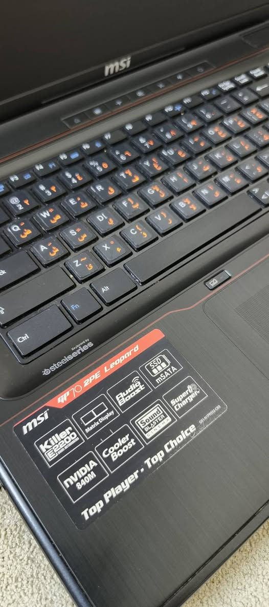 السلام عليكم لابتوب msi  GP70 حجم 17 نظيف جدا
وبطاريه جديده شادلها مع شاحنتها الاصلية 
السعر ٣٥٠ وبيها مجال 
مكاني مدينة الصدر 
 *********** واتساب
