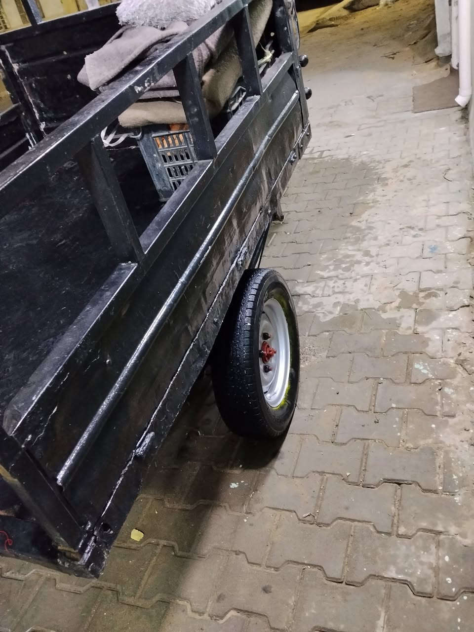 سلام عليكم ستوته للبيع شاصي مكفول مكينه استوني شادها كهربائيات كلها شغاله ستوته خير من الله مديل 2013 كلك مكان نجف السعر 600 بيها مجال رقم ***********
