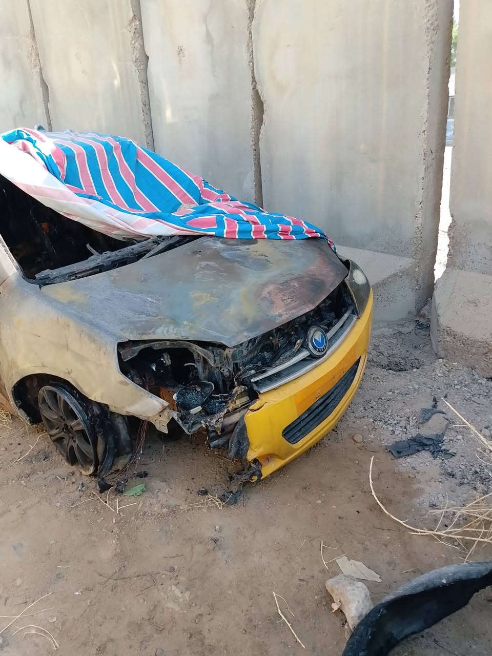 سلام عليكم جيلي ام كي موديل 2010 للبيع حادثها حرق قضاء وقدر رقم بغداد ما عليها غرامات بس عليها هيئة 850 الف السعر 5 ورقات وبيها مجال الشراي ***********
