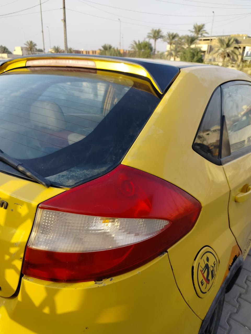 السلام عليكم شباب فلاوين للبيع كير ماكينه جدا حداديه جديده راعيها ما واصل مكان نجف الاش رقم الموبايل ***********
