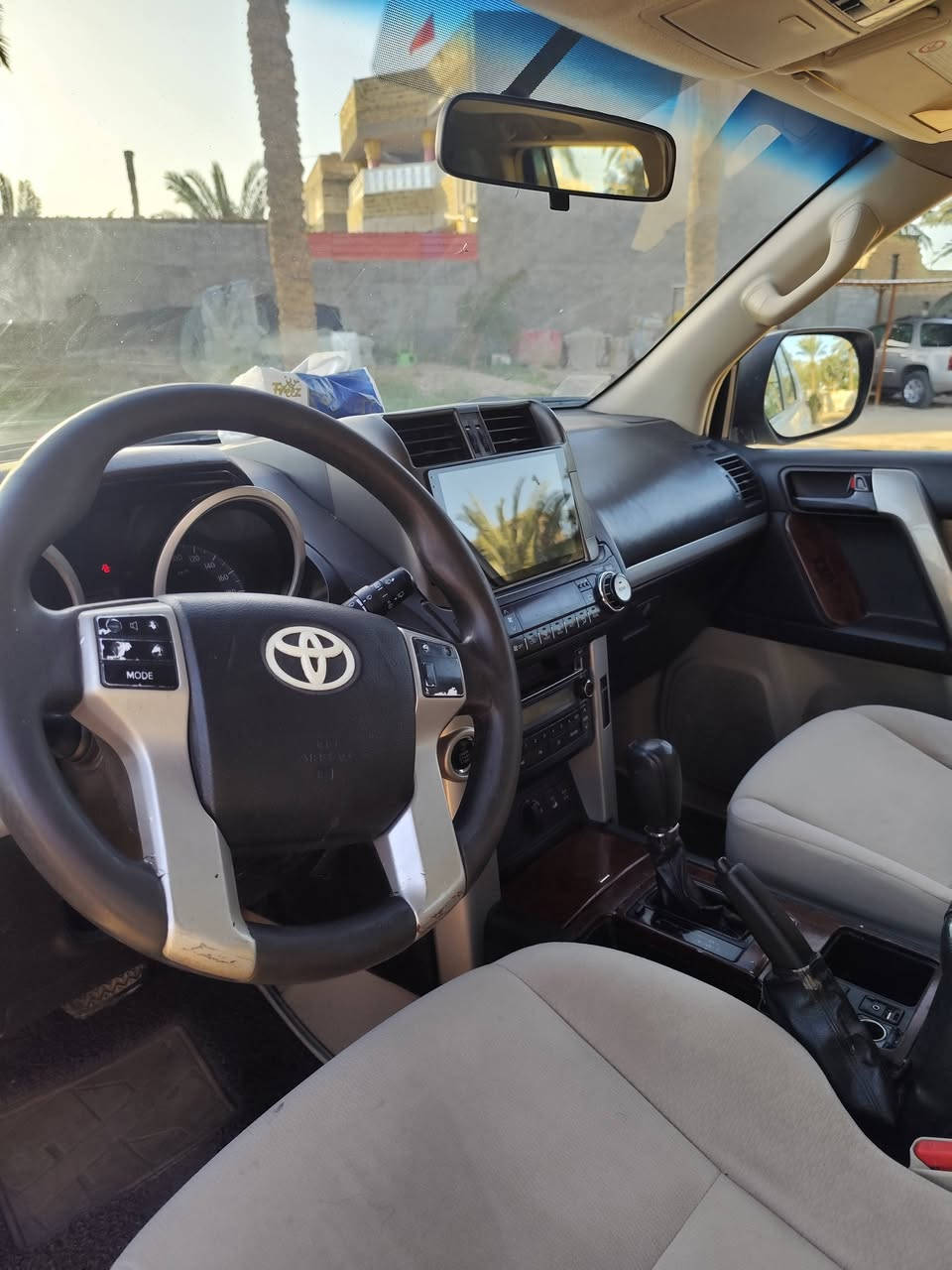 سيارة ابرادو خليجي كويتي موديل 10  TXI كفاله من الضربه بيها صبغ بنيد والقماره اثر جراد وصور جراد موجوده محرك والكير كفاله سته سلندر تبريد ثلاث قطع ثلاجه حداده تخم تاير دبل تانكي فتحة سقف إدامة كامله للسيارة من نوزلات وفيت بم وابلكات سيارة مال جناي السعر  220 وبيها مجال للشراي العنوان البصرة الرقم ***********
