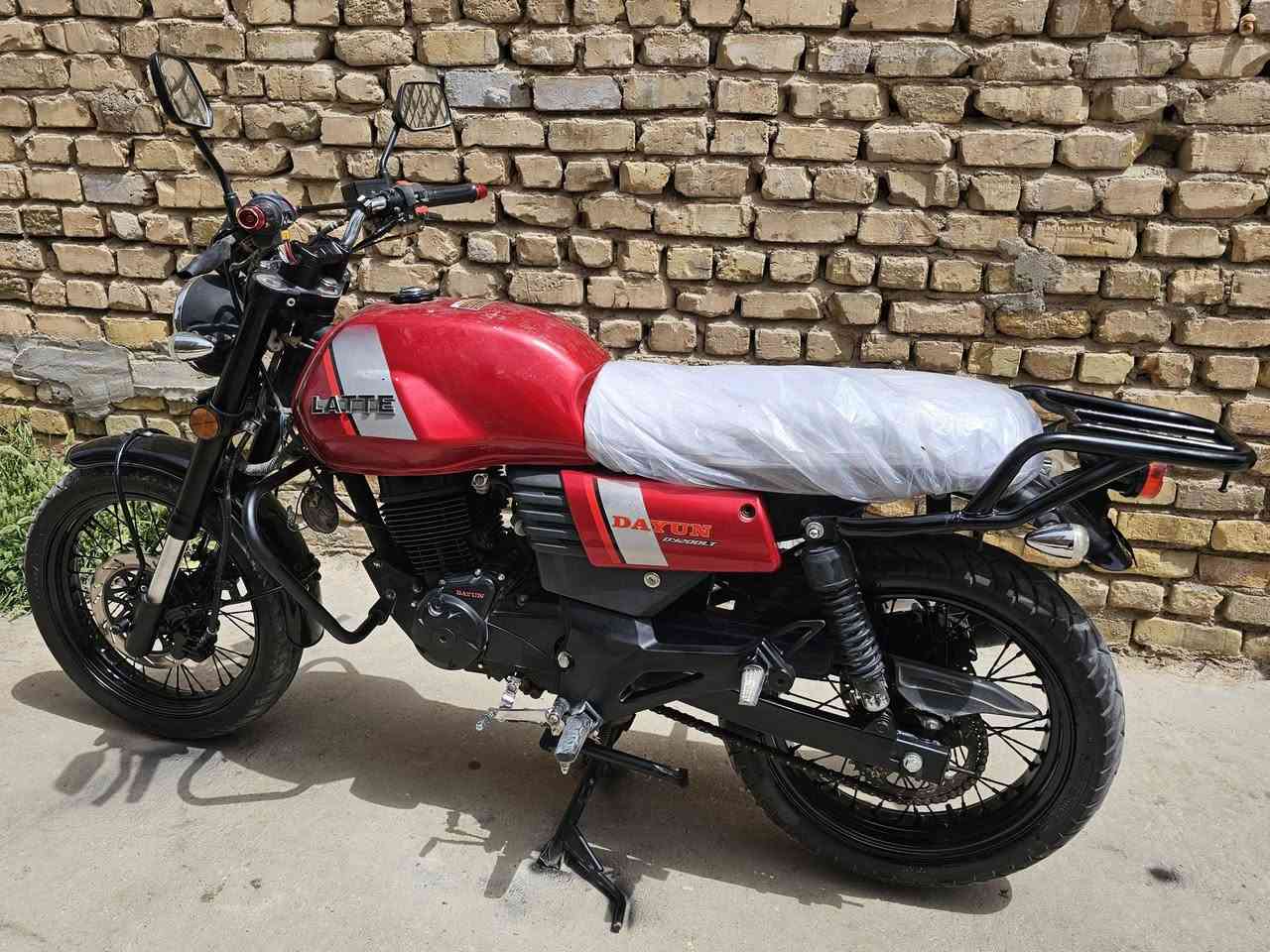 السلام عليكم دايون لايتي للبيع
ناصريه قلعه سكر
موديل 2021
مكينه 200 سيسي  مرقم ذي قار 
سعر 1600 وبي مجال
