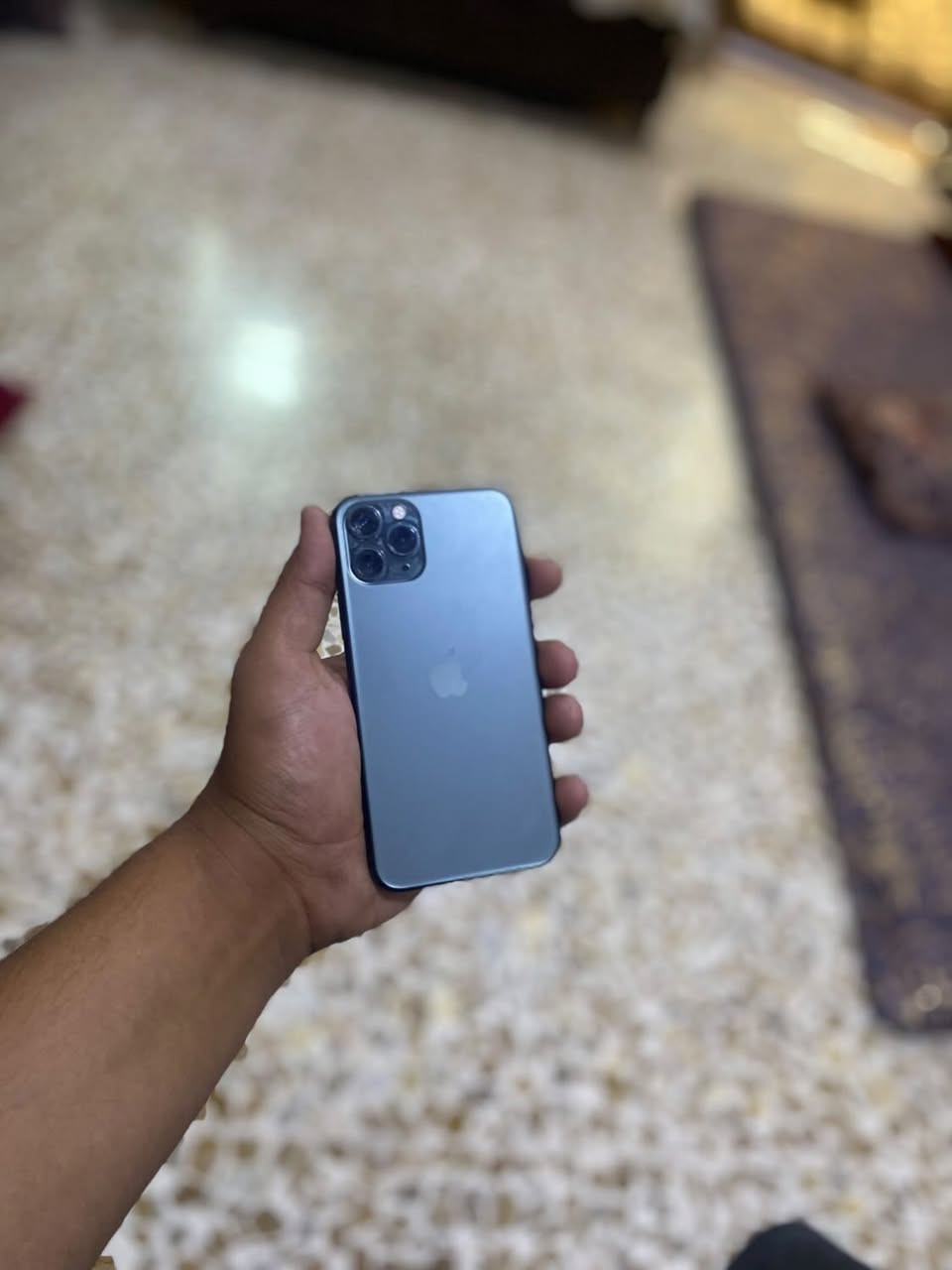 آيفون 11برو فقط
ذاكره 256 

مبدل شاشه اصليه جي اكس 

بطاريه بلادي 73

كامرات فول +كامره اماميه واكفه 

فيس إيدي شغال شرط 

سعر 210 

لتواصل ***********
