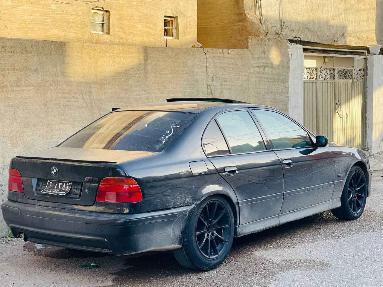 BMW Saqar
مەکینە 528
مۆدیل 2002 فولە بەس گێڕ عادی 
گێڕو مەکینەو کارەبای و ئەکسل بەشەرت هەڵمی دەمی نیە
ماشااللە زۆر زۆر پاک و جایزە
دەعمو لێدرانی نیە
ڕۆنی تازە گۆڕاوە
تەبرید ساردو گەرم
 ناو فۆڕمیگا 
کوشن هیتەر . کارەبای 
مەنەفێست 
موسو براوە بەشەرت
دەبڵ دیجیتاڵ
تەعدیل سورعە
سڵایت .
ABS 
دەبڵ ئێرباک
پێشو دوا سپۆرت
لایت ئەڵقە
ئاوێنە کارەبای
چوارجام کارەبا
ناوی لەدەر جوانترە
ماشااللە زۆر زۆر بە قوەتە
$46گەلاو مەعامەلە
شوێن دەربەندیخان
*********** دار بنديهكان, السليمانية
