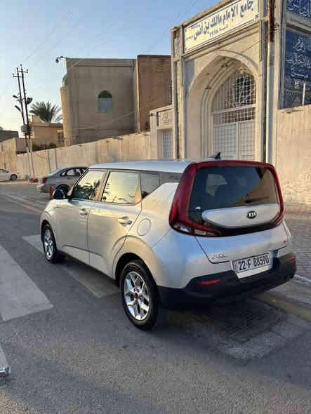 كيا صول موديل2021 فئة S مكينة 2000 دوش حادث سطحي مقدمة البنيد تكحيل وصبغ في العراق جاملغ خلفي وباب خلفي أيمن  بدون دواخل بسبب شخوط فقط مواصفاته كشن كهرباء ردار نقطة عمياء 3 وضعيات قيادة تحكم ستيرن شاشة كبيرة رقم أربيل بسمي هزة جديدة ماشية 46 ميل السعر 140 وبيها مجال مكاني بغداد الكرخ للاتصال***********
