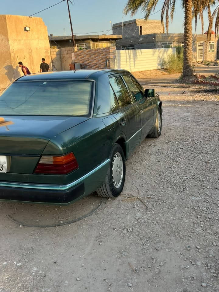 مارسدس دب c300موديل 91
المكينه ٣٢٠بيبي شبح
مكينه خير من الله لا تنقيص لا تبخير

كير ٤نمره شاده جديد 
اكسن جديد
حداديه ستوني نافضه 
تخم تاير  جديد
قواعد دبل بلاد 
تبريد منضومه جديده
كهربائيات كله بلادي 
السياره معمره او مصبوغه عام الجماليه 
السعر 68 وبيه مجال حك الجيه 
عنواني حله أبو غرق 
رقم تلفوني ***********
