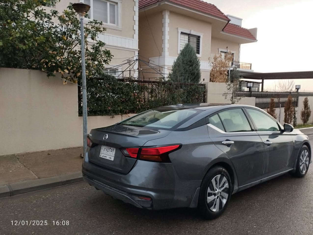 السلام عليكم 
للبيع التيما 20 وارد امريكي مواصفات s
بيها صندوك مبدل نفس اللون وجاملغ بارد وتلث قطع بخ امريكا
رقم بغداد معوقين بأسمي باقيلها سنة و4 اشهر تصير حرة 
مكانها اربيل 
السعر 135 وبيها مجال
للتواصل على الرقم ***********
