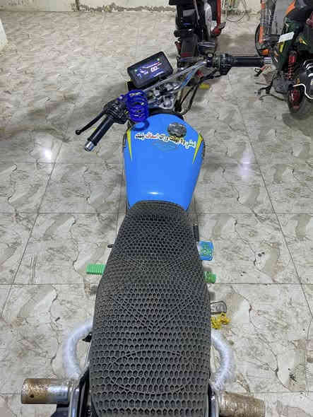 السلام عليكم 
للبيع دراجه سيڤان سونلينك 2024 
الباب الاول 5گير وزن ثقيل 
دراجه حيل نضيفه محرك شرط ما مفتوح 
كهربائيات كلها شغاله وياها سويجات ثنين 
وبصمات تشغيل عن بعد وياها منفيس واسويلك مكاتبه 
مكان الدراجه بيجي سعرها 675📍 وبيها مجال قليل للشراي 
هاتف / ***********
