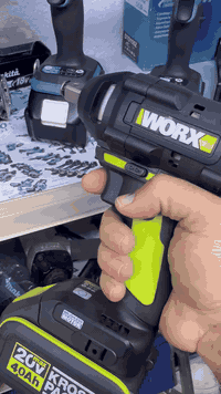 سلام عليكم اخوان 
للبيع 
لقمه وركس 400 نيوتن كامل اصلي برشلز 
دريل جبسن بورد ريوبي برشلز جديد 
الشراي يتصل او خاص ويدلل 
توصيل متوفر 
*********** واتساب
