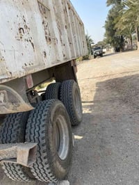 شاحنة • للبيع