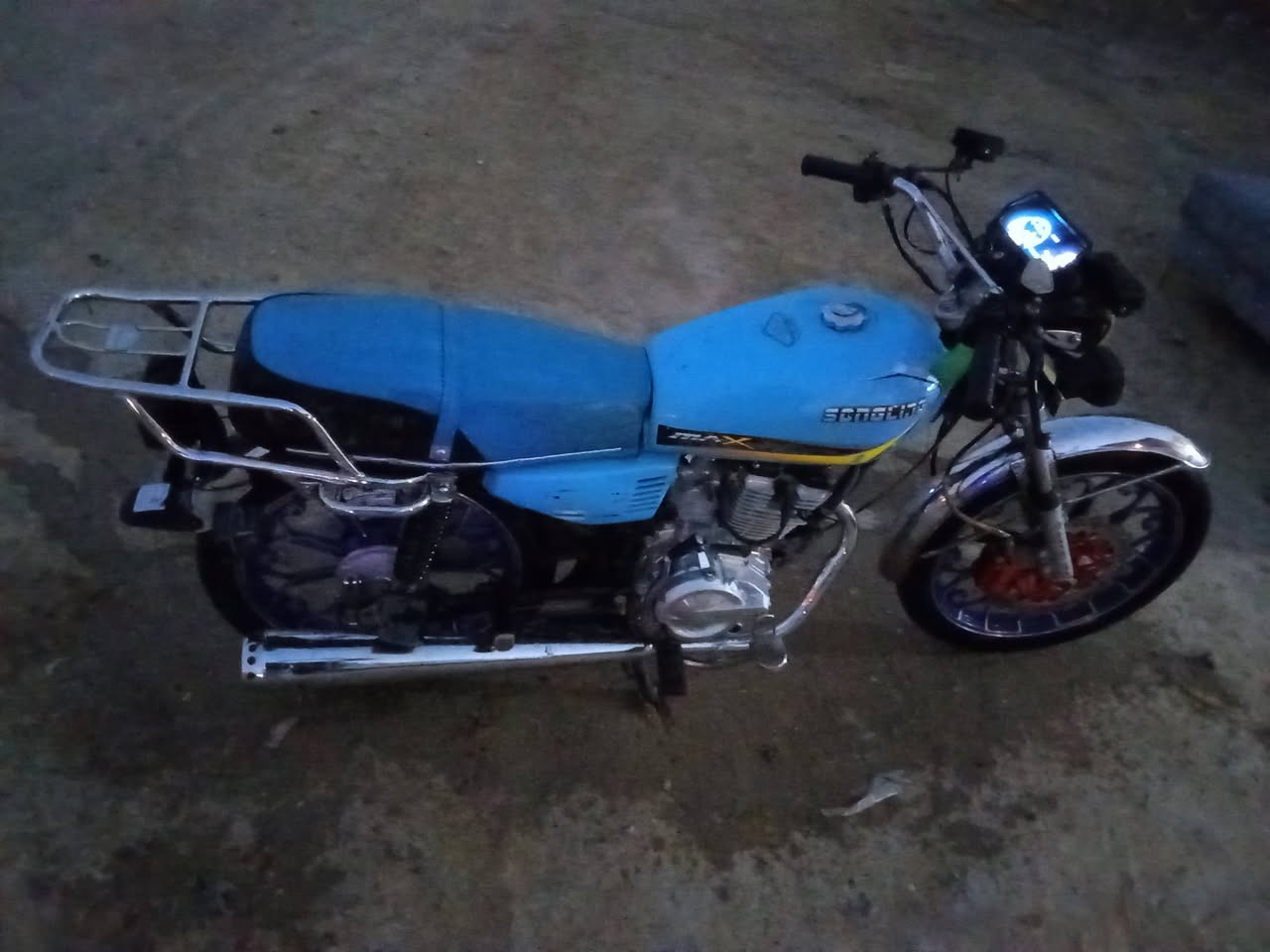 السلام عليكم اخوان سيفان موديل 2024 اوراق اسكنر محرك مكفول دشبول اكتروني عوزه  ترتيبات كلش بصيطه مكان حله مركز السعر جوه السوك 590 بيع مستعجل للستفسار 
***********
