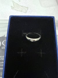 حلقة فضة • حجر مغنيسيت طبيعي • توصيل