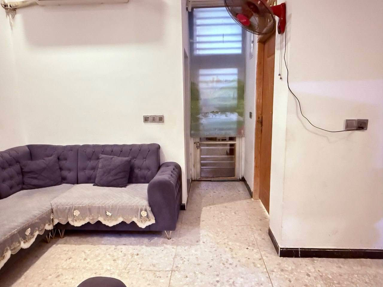 🏠 دار للبيع مساحة 120م ركن طابو زراعي سند 25
واجهة 8م نزال 15م 

✅ بناء حديث درجة اولى …..(ممكن يباع مع الأثاث)
طابق واحد/ مطبخ. هول. غرفه. صالة. مجمع صحيات. ومناور

🌍 العنوان/ حي الصحة قرب سنتر ليمونة 

#ملاحظة/ لمن يرغب بعرض عقاره يرجى مراسلتنا 
                 كذلك تحويل جميع المعاملات العقارية 
للاستفسار اكثر 
***********
***********
