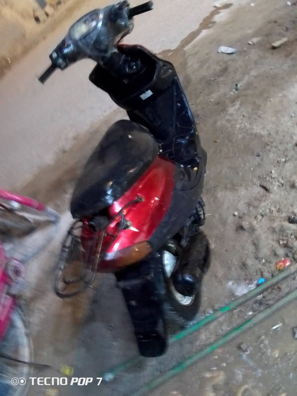 دراجه ياماها تسع زروف شغاله من كلشي كهربائيات وسحب قوي ونهضه قويه السعر 200 رقم ***********
