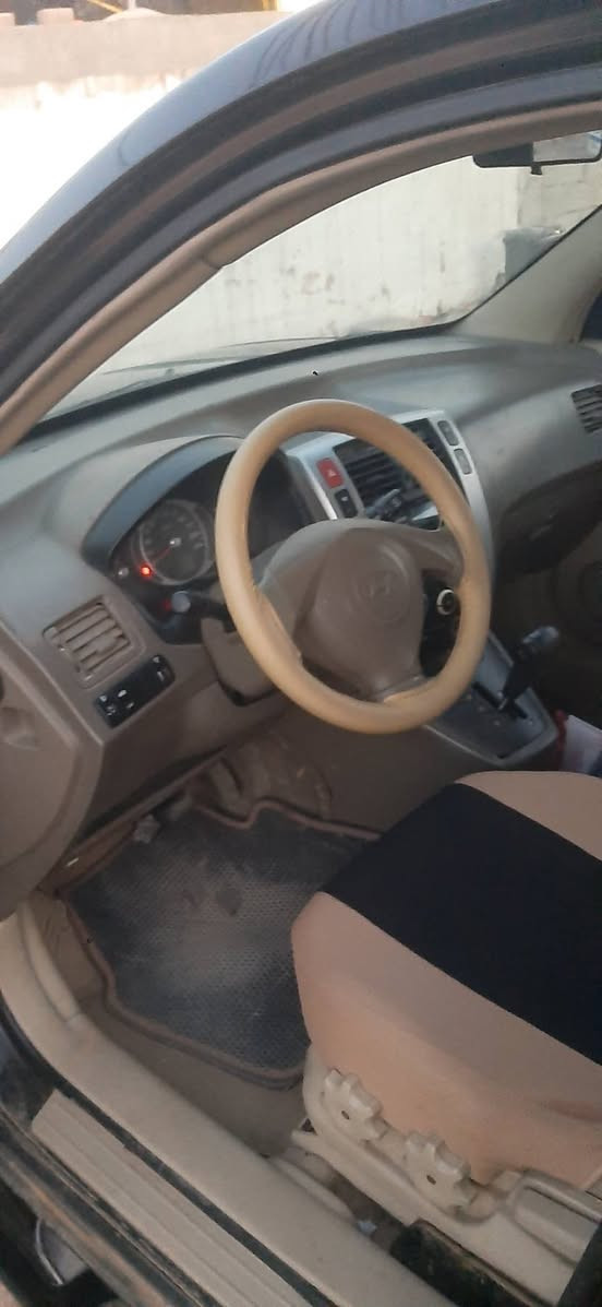 شتی دانسق و جوان هۆندای تۆکسۆن 2009 لێزەری دۆبەی  بەس شوینی لیزەرکەی بۆیاخە گێر تۆماتیک  V6 مکینە بچوک 2.5 بەقت چوار پستینک بە نزین ناخوات تەبرید ساردو گەرم لەسەر سویچ پشتو پێشی کە پسە گێرو مکینەو کارەبای بەشەرت سە یارەکە یەک دەست و 3 سالە لای خۆمانە  نرخ 58$ مجالیکی زۆرکەم 
سەیارەکە هی من نیە تێل بۆ خاوەنی بکەن
 شوین     کۆیە  ژ.م . *********** كويسينجاك, أربيل
