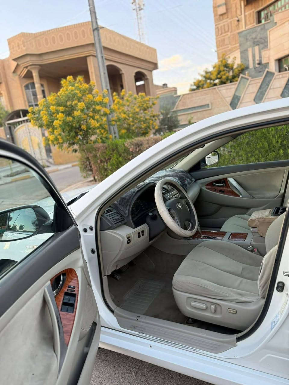 كامري 2008
لون ابيض 
خليجي 
رقم بغداد بأسمي
فتحت سقف 
تحكمات ستيرن
(السياره مكفوله كفالة عامة )
وجديده بمعنى الكلمة وجاهزه من كل نواحي متخلي عليها دينار
السعر ١٢٨ 
 مكاني الرمادي  ***********
