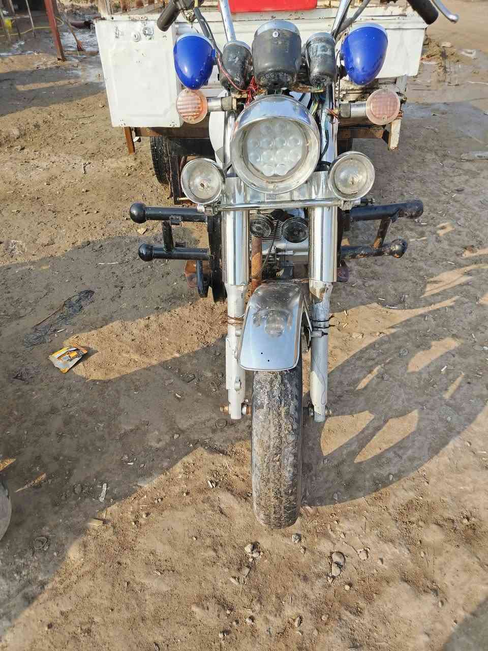 ستوته امتيار نضيفه شوفت عينك وكيل نوار
رقم اسود تايارت جداد مكينه جديده 23 كهربائيات جداد

شباب الموشراي لا يعامل رجان. سعره 950 وبيه مجال قليل رقم ***********
