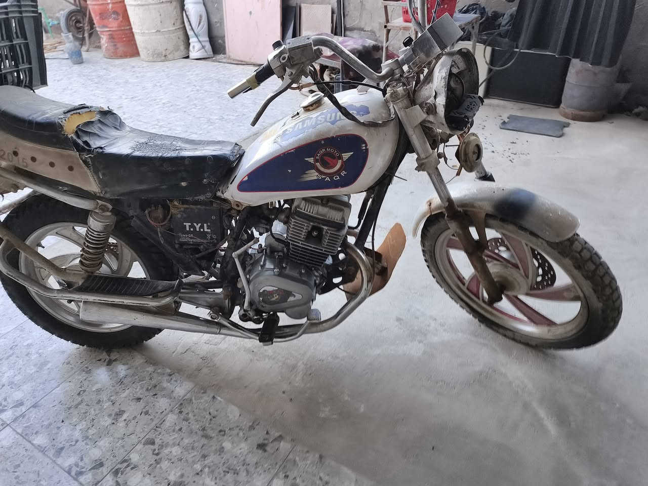 سلام عليكم جونده صولي موديل ١٥ للبيع او مراوس مكاني نجف حي ميسان ***********
