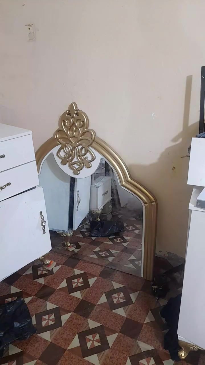 غرفه  نوم  تركي كامله اي تقص مابيه حتى برغي حاليآ امفصخه  أجرت بيت ارضية مو عدله  أصبابه


**إذا كنت صاحب هذا الإعلان وتريد حذفه لأي سبب، رجاءا أرسل رسالة إلى الدعم الفني**