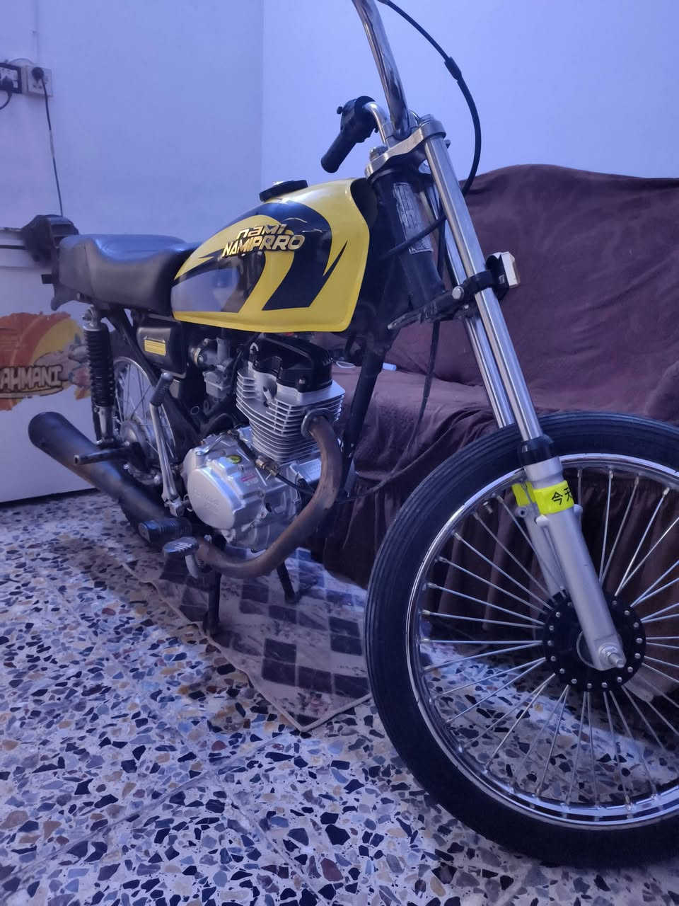 للبيع اوراق اصولي شاصي18
محرك سيجي نامه ام لحربه 
صارلي شهر من عمرتها اذا بيها برغي تجاري تاخذها بلاش
سعر 750او بيها مجال حگ جيه
رقمي***********
