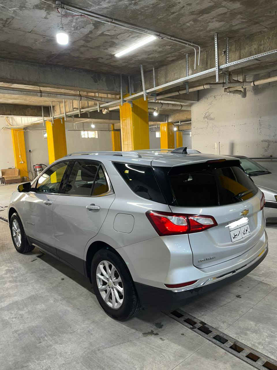 شوفرليت اكينوكس موديل 2018
ماشيه 165 كم قابل للزيادة
سيرفس عام للسيارة 
ايرباك سليم، حجر كزوز موجود
السيارة داخله كلين بدون صبغ وحاليا بيها قطعه وحده صبغ بالعراق بدون داخل
كير ومكينة مكفول ومكينة 15 توربو
السبير مال نازل، مواصفات السيارة LT
رادار بالمري والسيارة بصمة تشغيل
الكشنات هيتر وتبريد شغال
كوبون بيها بانزين ورقي موجود
 هزه جديد والسنويه منتهي شهر 6 سنة 2025
وكاله وتحويلها نفس اليوم 
 سعرها 127 $ ومجال عنوان السيارة اربيل 
***********  -- *********** أربيل, العراق

