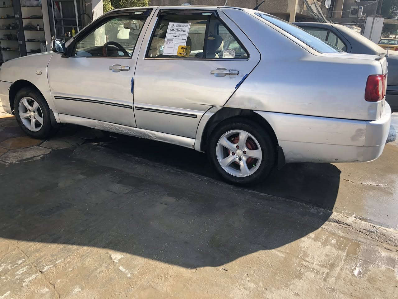 سلام عليكم شري موديل 2012سيارهً مكفوله من ضربه وتبديل مكينه ماتقص بيه بس بخره كير مكفول تبريد شغل دفهه شغل كهربائي كله شغله مابيه كل نقص بل كهربت تخم تاير جديد صدر مامي وخلفي جديد باتريد جديد سياره حلوه مال جناي سنويه الى ٢٧تحويل مباشره السعره ٢٥مكاني بغداد و هذ رقمي ***********
