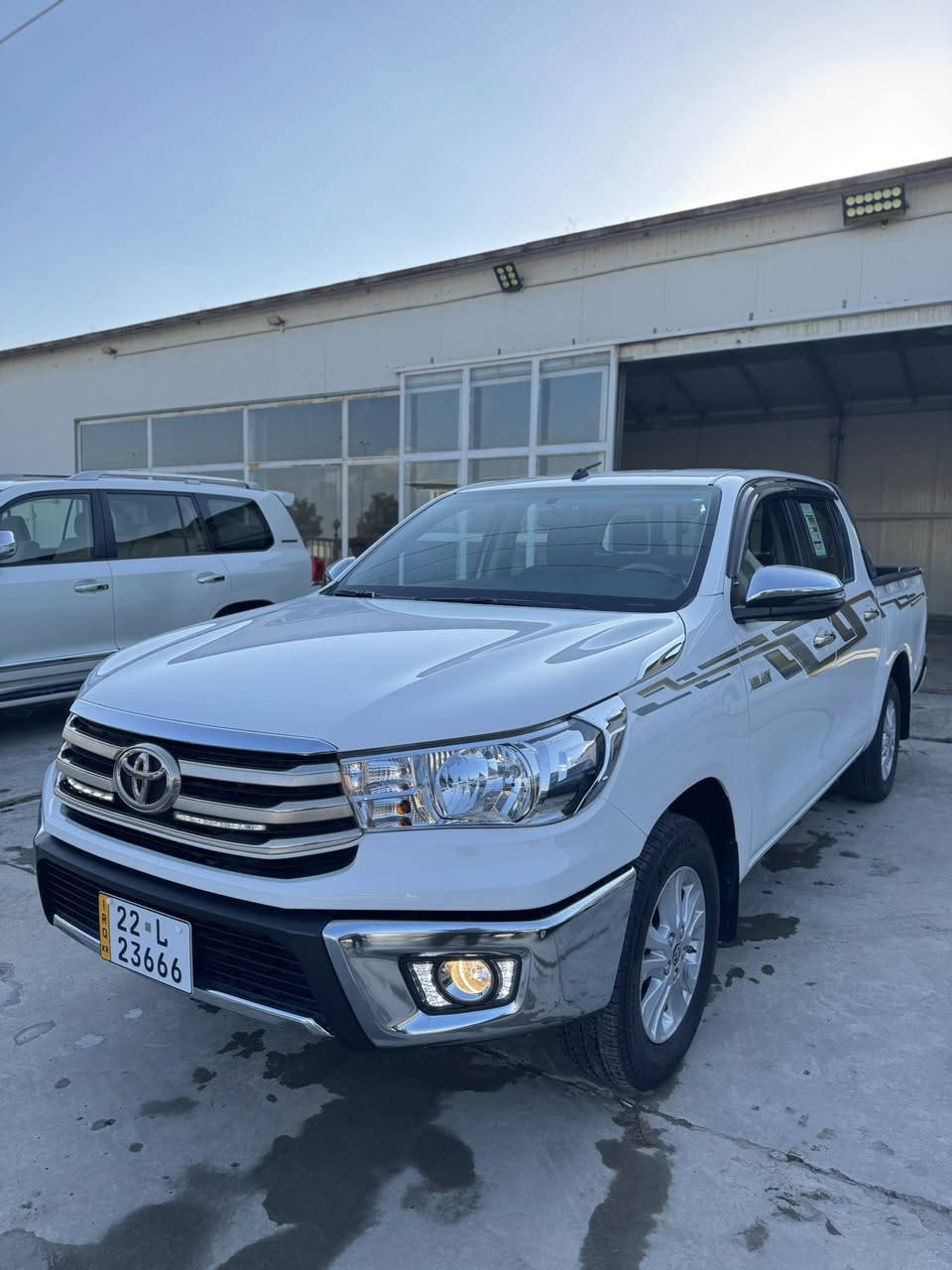 السلام عليكم للبيع بيكم كويتي الساير  داخل ماروني رقم شمالي ماشيه2000زيرو كيلو بعدهي زيرو السعر 3دفاتر وبيها مجال الاستفسار عل رقم الهاتف ‭0770 472 0277‬
***********
