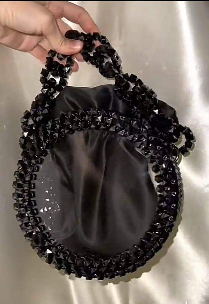 لما ذوقك يتعدى مرحلة الفخامة 👌
نعومة+فخامة=اطلالة العيد🥰
من كولكش العيد 🌙
موديلات قابلة للتنفيذ حسب الطلب يوجد توصيل لجميع محافظات العراق وداخل هيت


**إذا كنت صاحب هذا الإعلان وتريد حذفه لأي سبب، رجاءا أرسل رسالة إلى الدعم الفني**