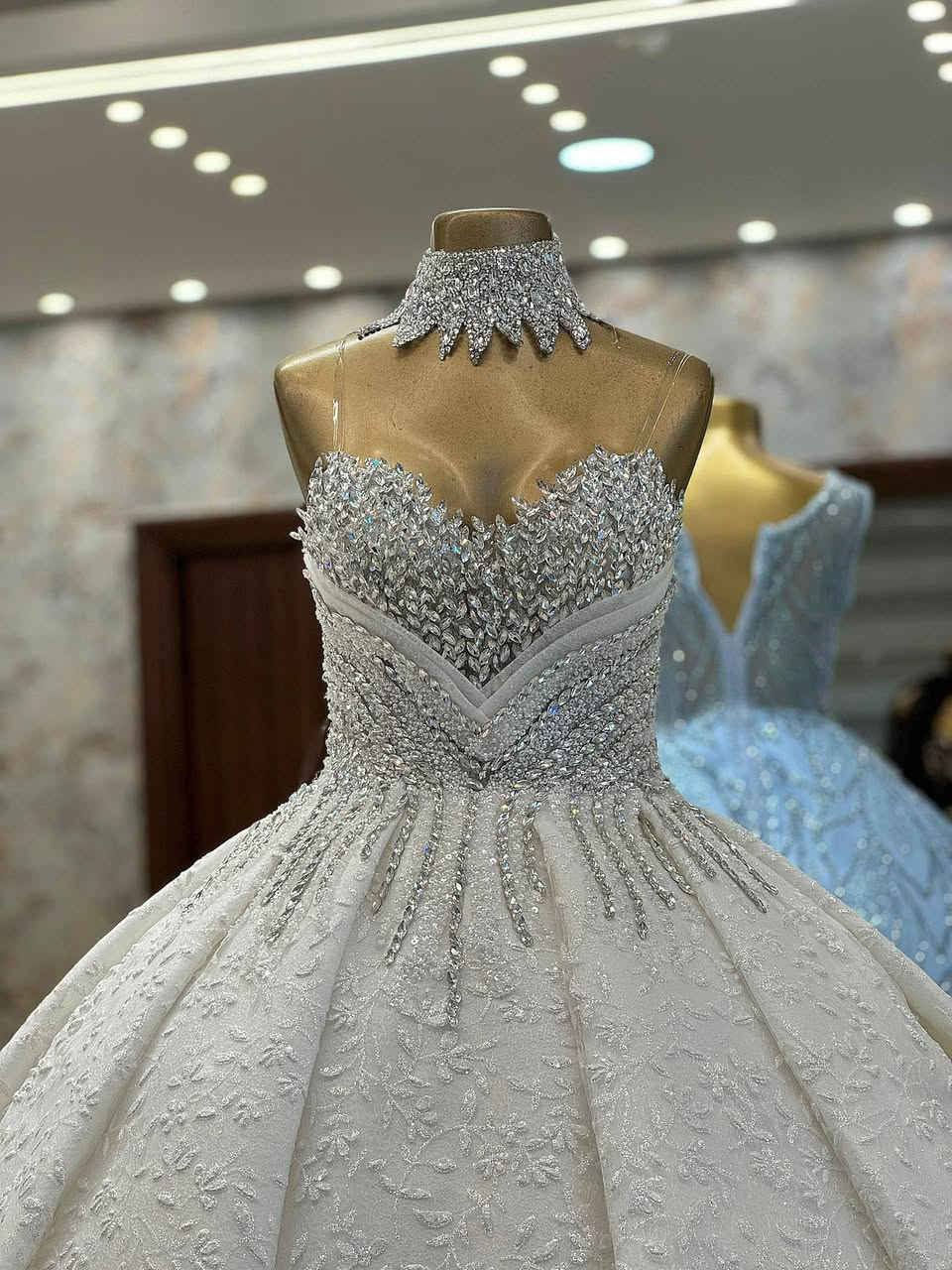 #أزياء Golden Queen ترحب بكم 👑

#بيع #أجار _ #جملة #مفرد _ #جاهز #وتفصيل 

#دمشق.. الحريقة 
مندخل ببداية سوق #الحميدية منمشي 15 متر بيجينا  اول مفرق عاليمين بياخدك #عالحريقة 
مندخل فيه 10 متار مقابل معاطف الرياض 
بناء شحن العطاء. الطابق الأول 
واتساب / اتصال
0940693033
______________
#حماه.. شارع ابن الرشد
فوق محلات ليش لا
0956696461📞
______________
#للجملة:معمل جولدن كوين دمشق #الحريقة 
0932309759
_____________

#توصيل مأجور اي فستان ضمن #دمشق 

#شحن وتوزيع #جملة #ومفرد مؤمن لجميع  المحافظات السورية  والدول 
...........


**إذا كنت صاحب هذا الإعلان وتريد حذفه لأي سبب، رجاءا أرسل رسالة إلى الدعم الفني**