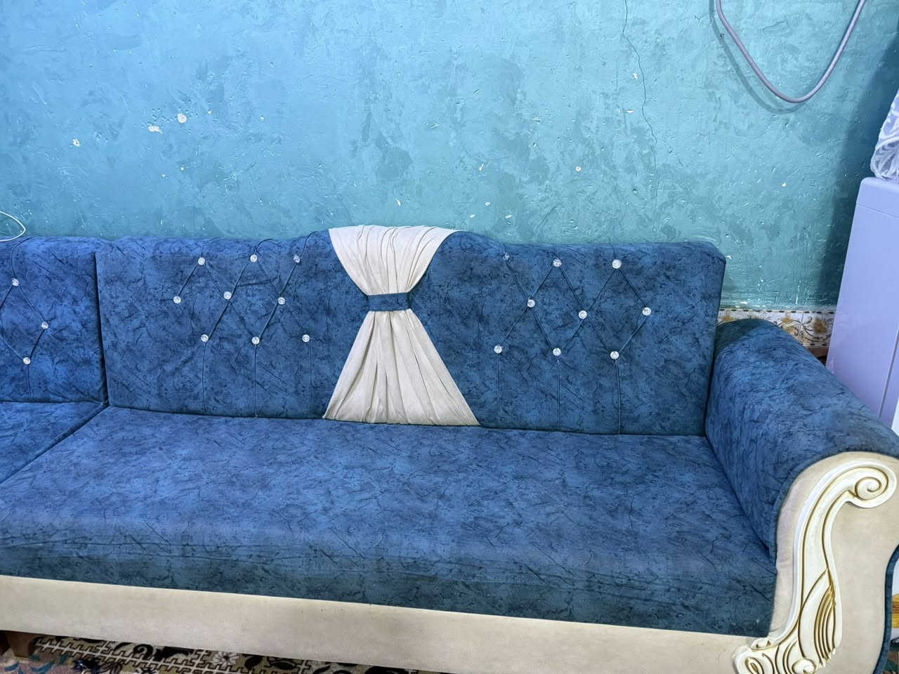 ب٢٠٠الف وبيه مجال بسيط نظيف وأي خلل مابيه 
طول التخم سته متر.   العنوان الإسكان. الصناعي نزله دور سيد حمزه


**إذا كنت صاحب هذا الإعلان وتريد حذفه لأي سبب، رجاءا أرسل رسالة إلى الدعم الفني**