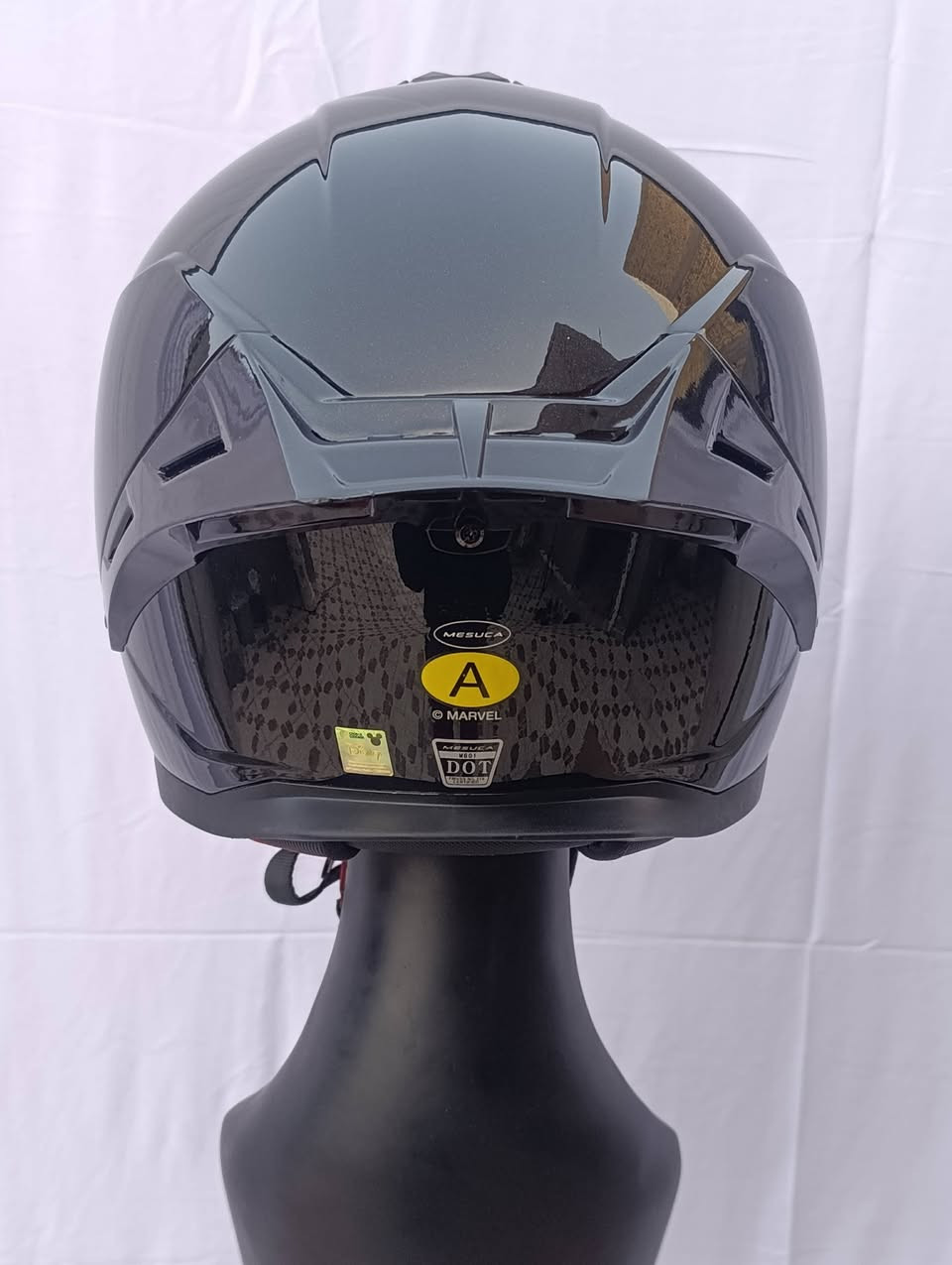 السلام عليكم حبايب خوذة مارفل قطعة اصلية وكالة وبيهة كود الوكالة والرقم الاحصائي فول سيفتي سبورت قياس S نضارة داخلية سوداء جام شفاف الي مهتم يراسلني ادزلة باقي التفاصيل خاص او واتساب ***********
