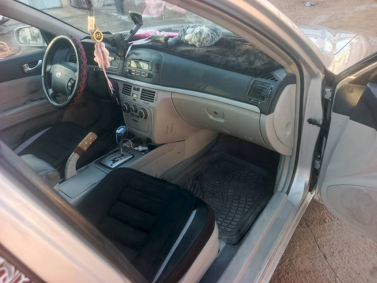 السلام عليكم
سيارة سوناتا 2008صبغ حزام كير محرك شرط والباقي كفالة تبريد تدفئة شرط طخم تاية جديد كابون بانزين موجود السعر 97بيه مجال شرط التحويل 
***********
***********
كورك موجود واتساب
